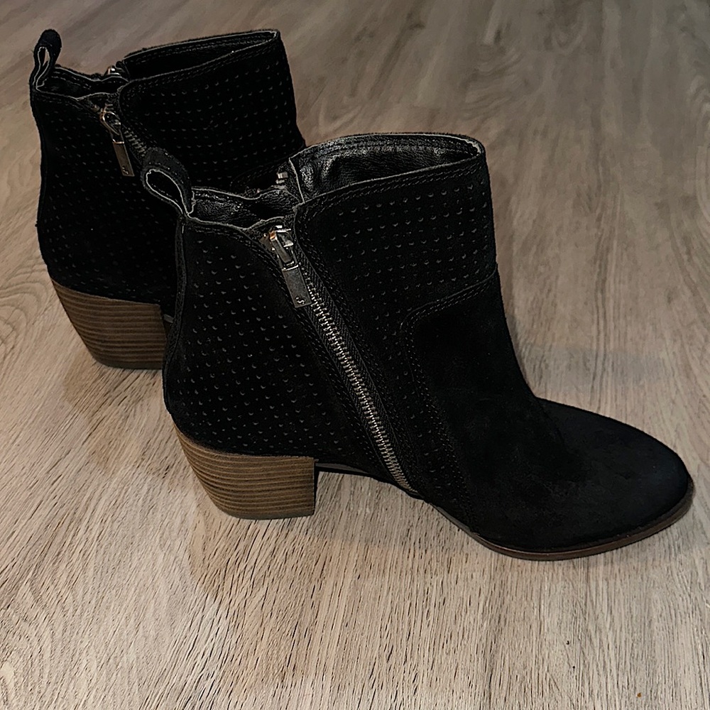 Lucky Brand suede ankle booties size 8 barely worn